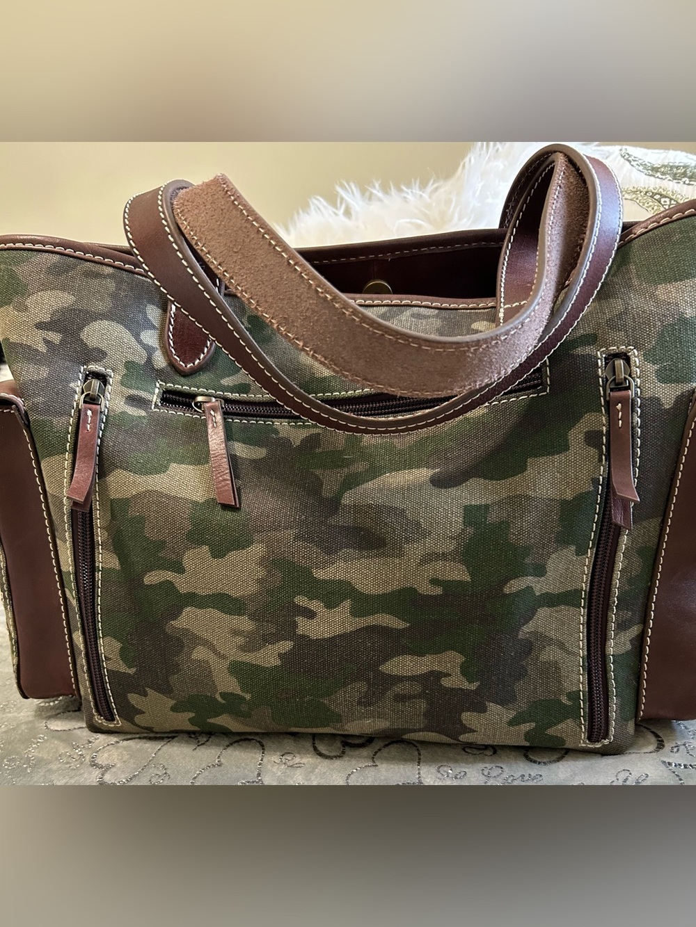NWT Nocona XL, Camo Green/Brown Floral Embroidered Conceal Carry Satchel - Picture 4 of 10